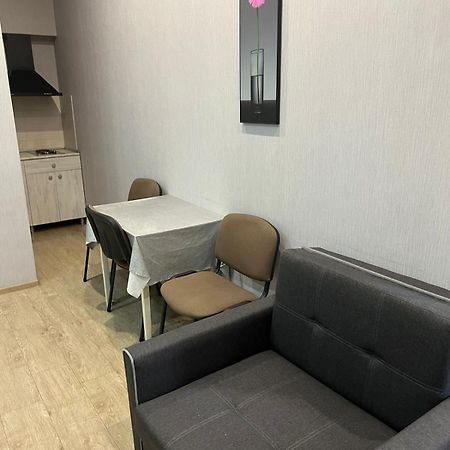 Metekhi Corner Apartments Тбилиси Екстериор снимка